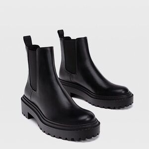 Stradivarius Chelsea boots size 6.5 /37